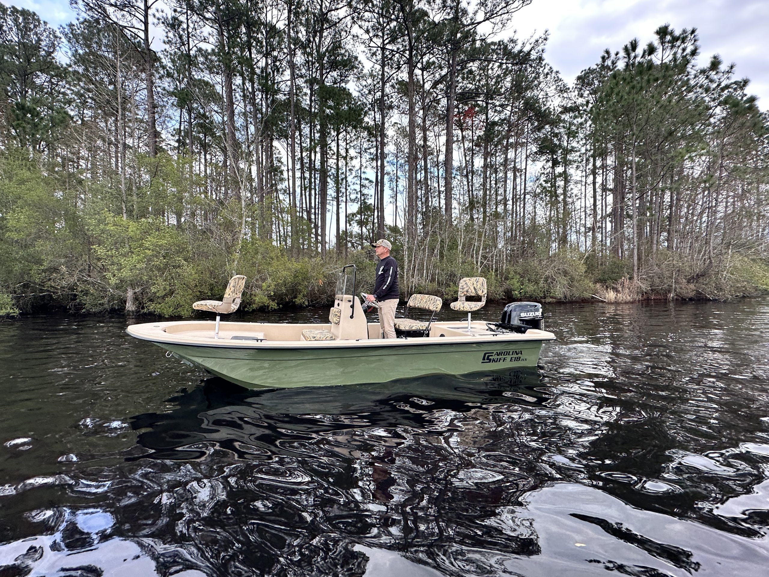E18 JVX Center Console - Carolina Skiff