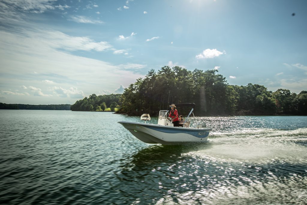 Carolina Skiff 17 LS cruising on lake